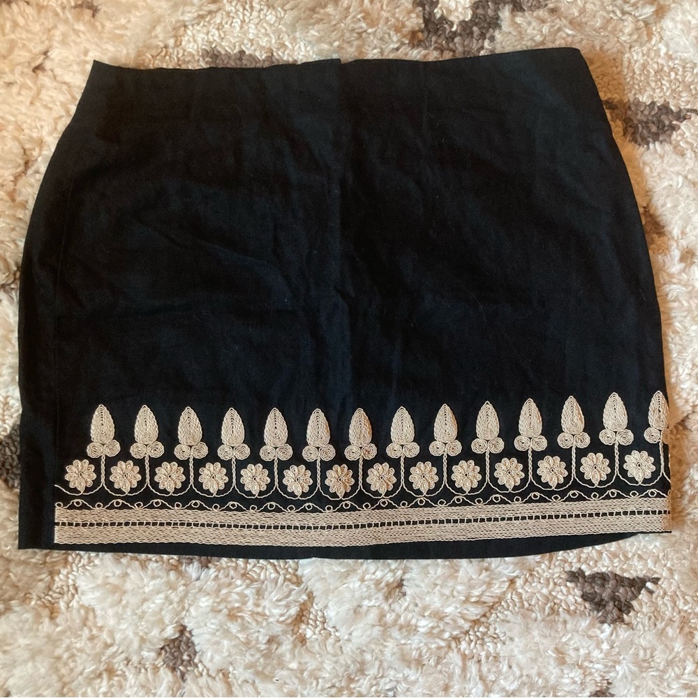 H&M black embroidered skirt
